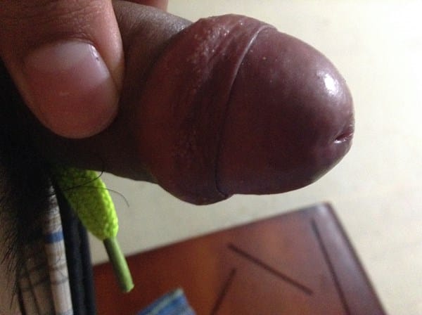 La relación de las mujeres a un pequeño pene