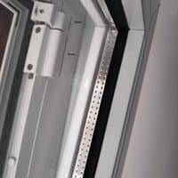 Que marca de herraje de ventana oscilobatiente es?