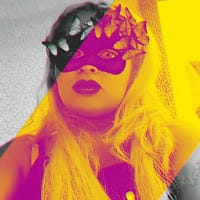 bella enmascarada
