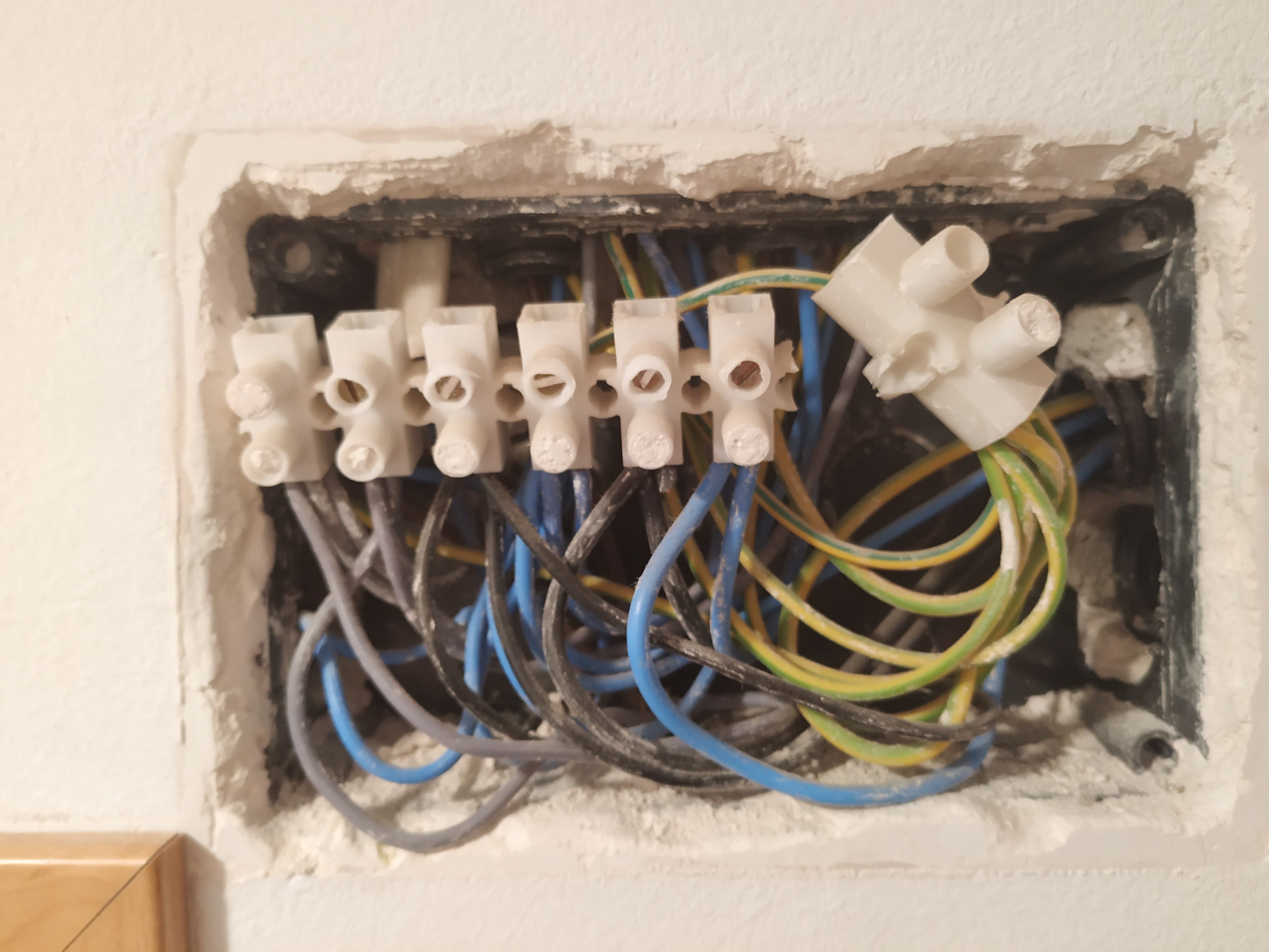 Cómo tener en punto de luz corriente permanente - Electricidad del