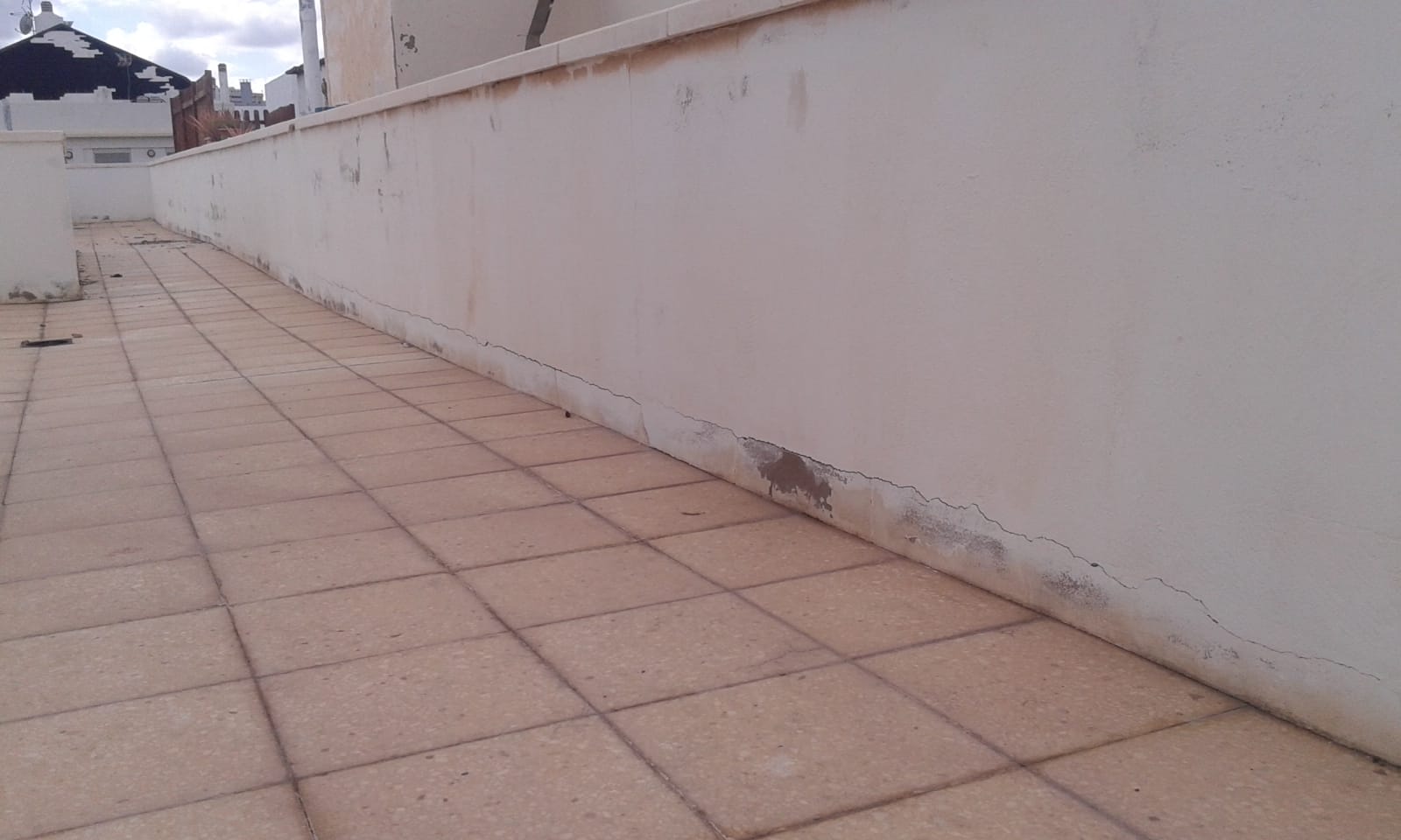 Mantenimiento cubierta edificio_suelo de terrazo - Albañilería