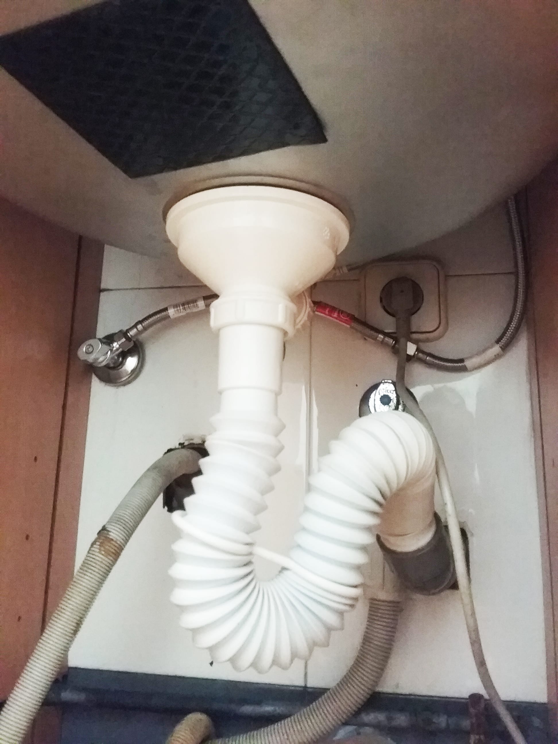 Olores en el fregadero de la cocina - Fontanería - Todoexpertos.com