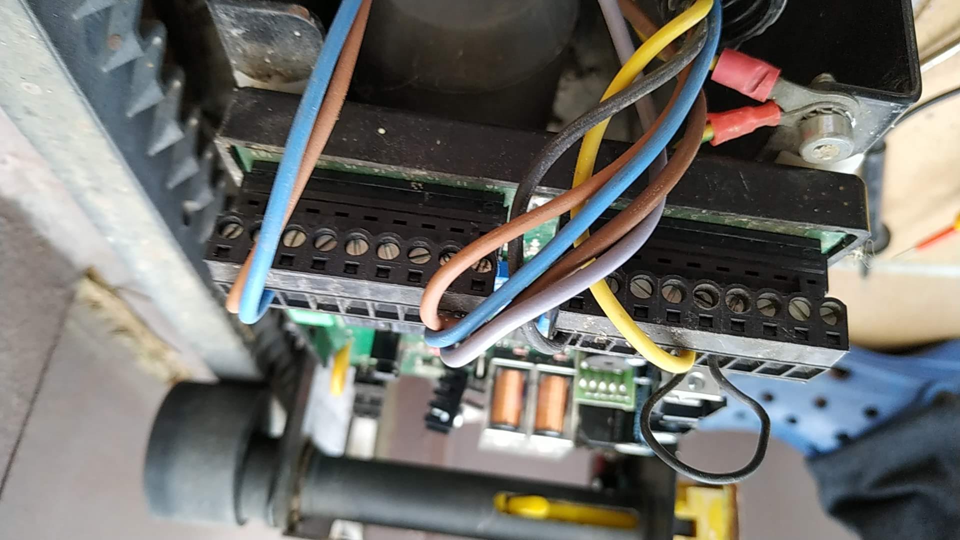 instalacion electrica motor puerta corredera