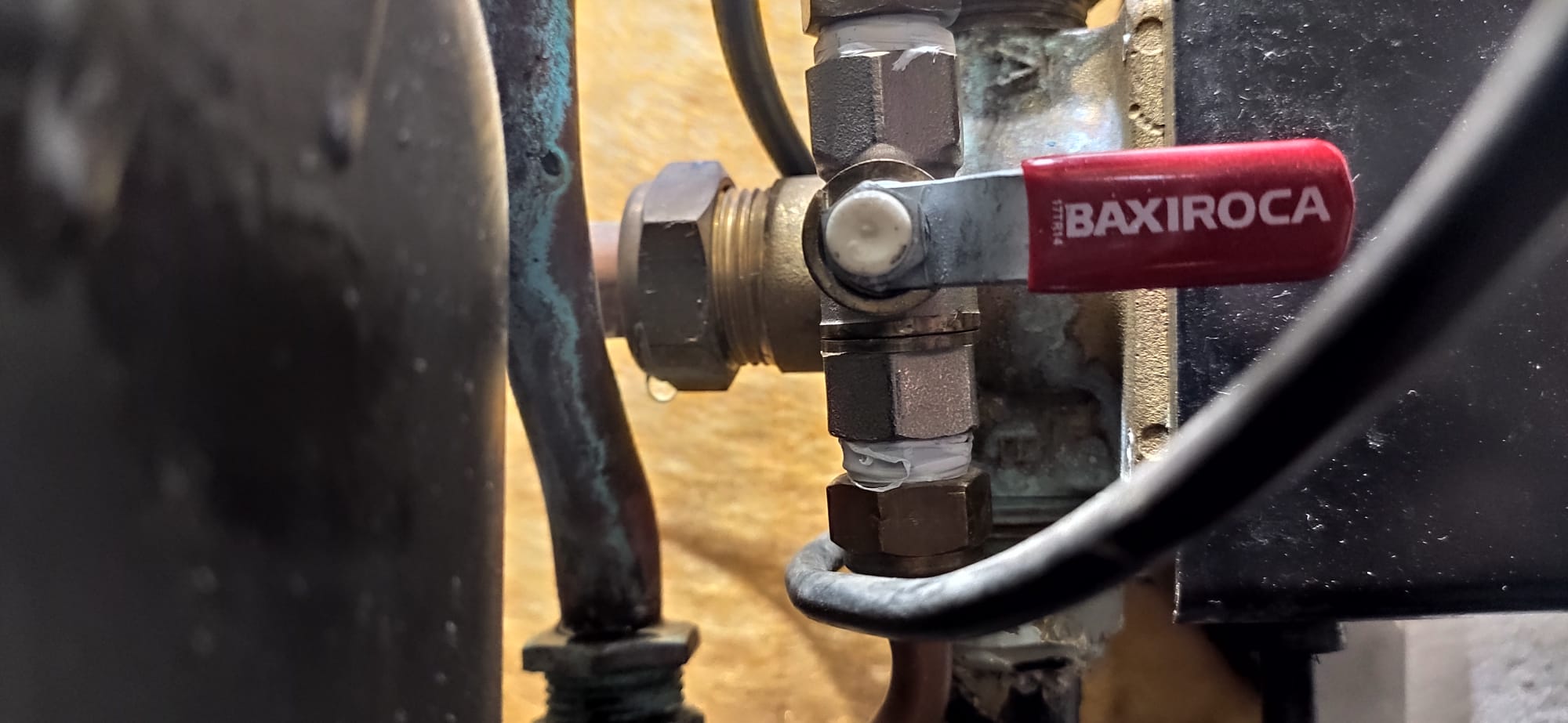 Caldera Roca Laia Gti Confort. Funciona la calefacción pero no el agua Caldera Roca Laia Gti Confort. Funciona la calefacción pero no el agua