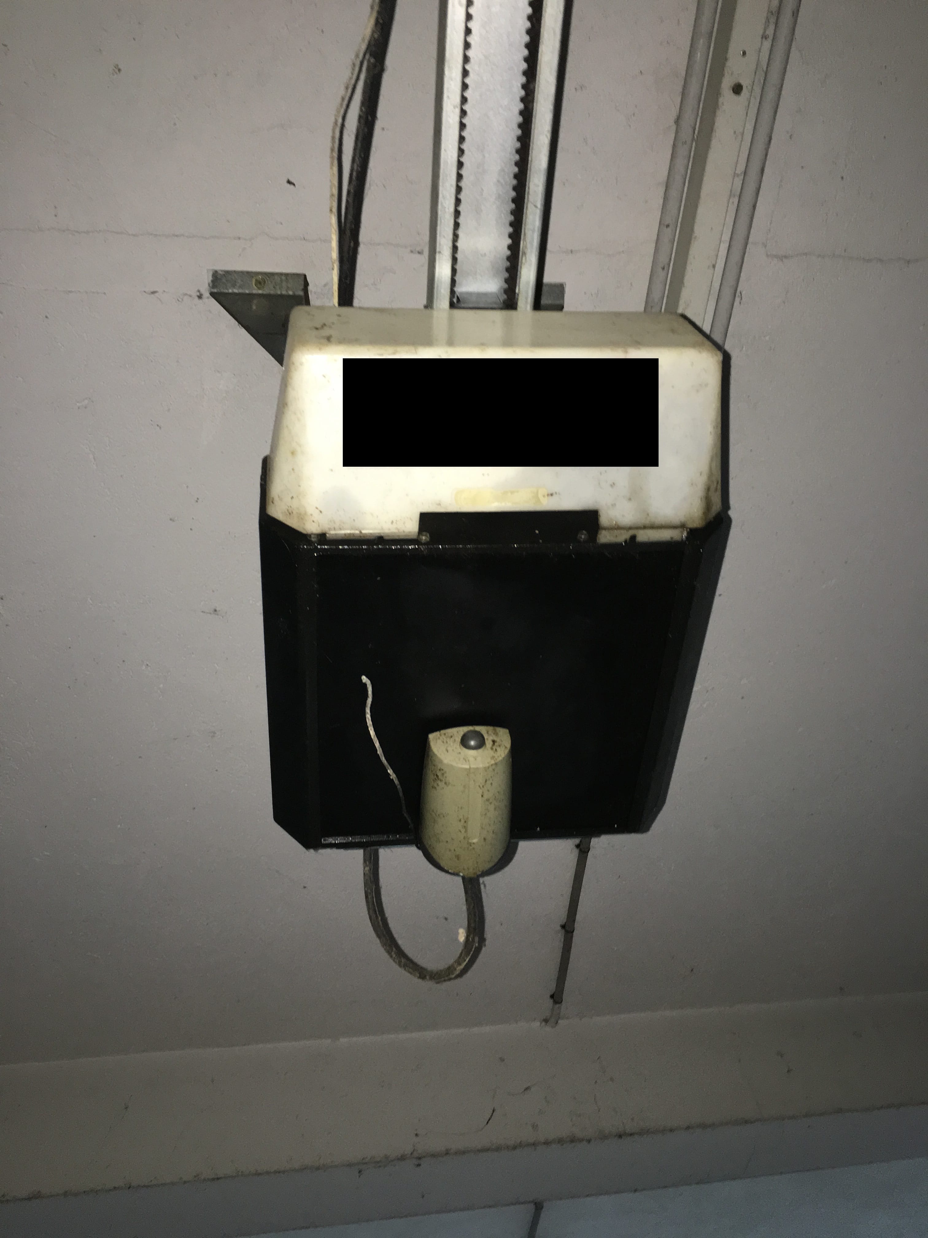 Avería en puerta de garaje automática - Seguridad en el hogar