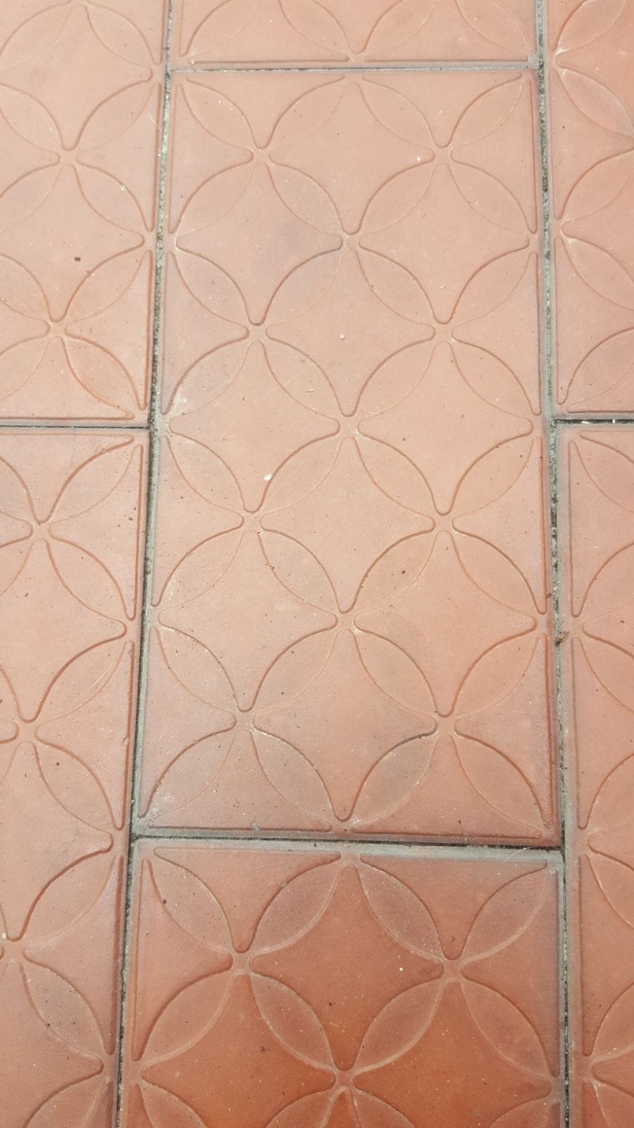 Baldosas de hace 15 años, miden 8 cm por 4 cm y son de exterior