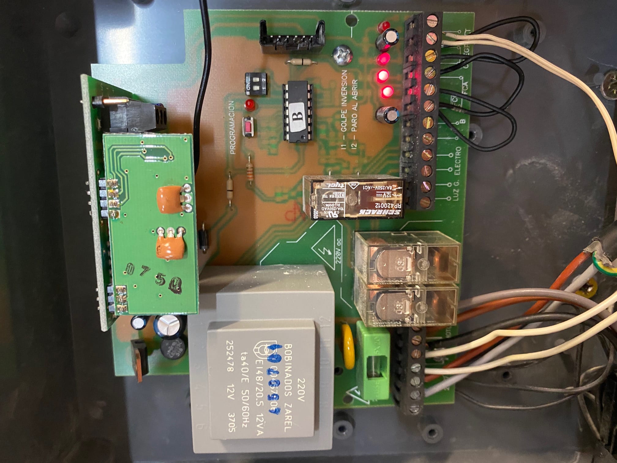 Programar apertura y cierre puerta abatible garaje - Tecnología e