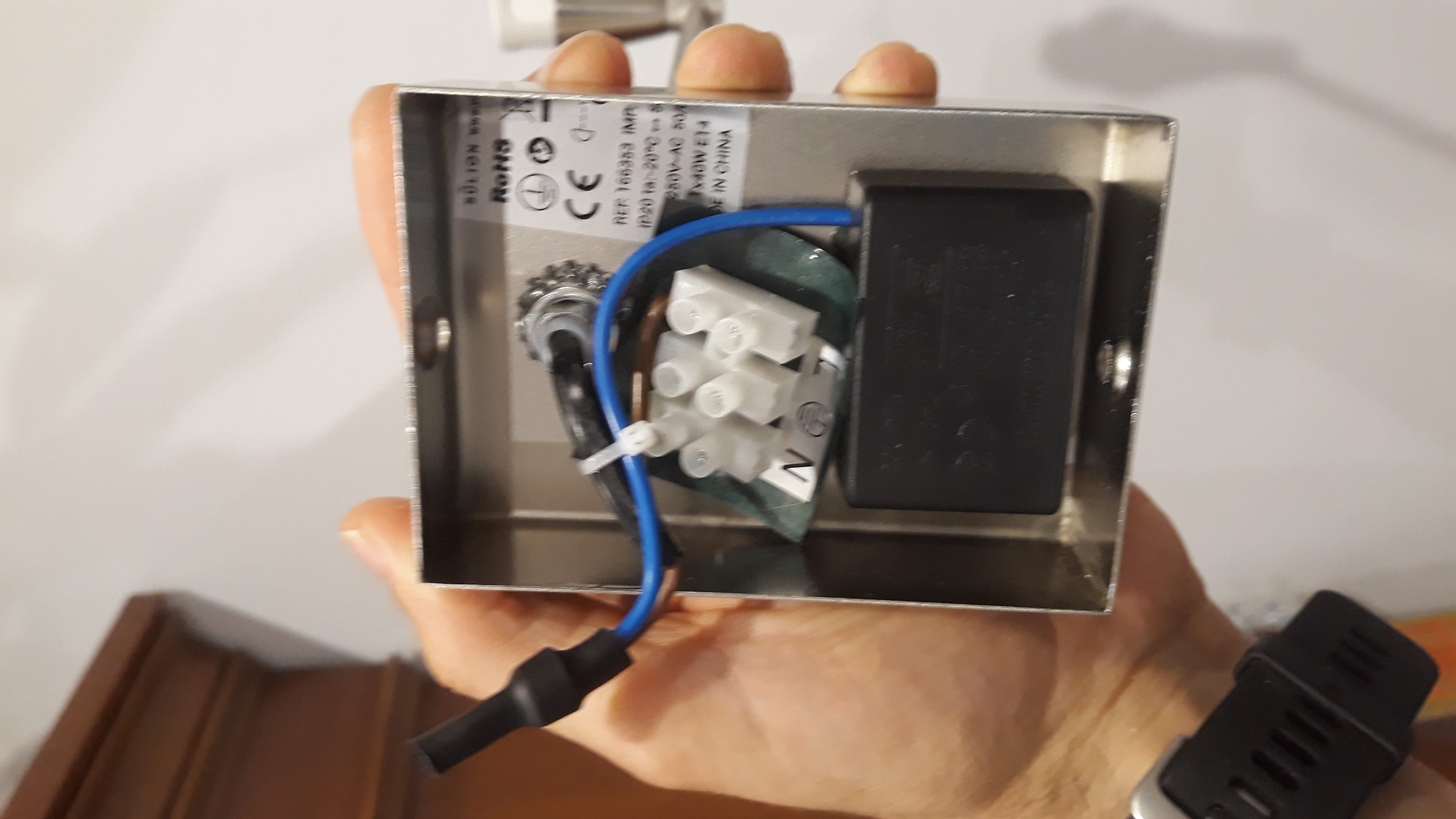 Como sacar un punto de luz de un interruptor conmutado Electricidad del hogar Como sacar un punto de luz de un interruptor conmutado Electricidad del hogar