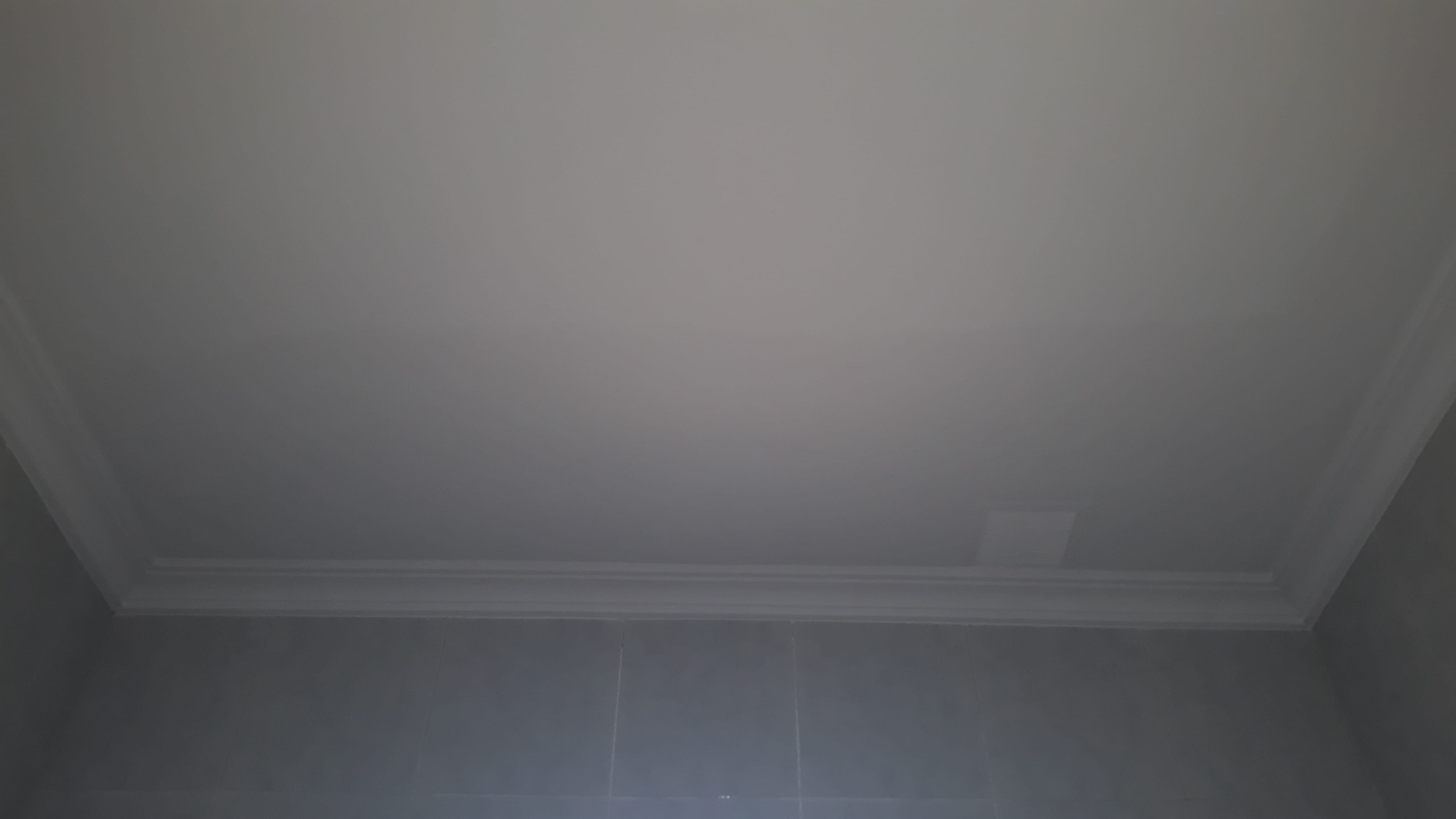 Diferencia de tono al pintar el techo de blanco - Pintura