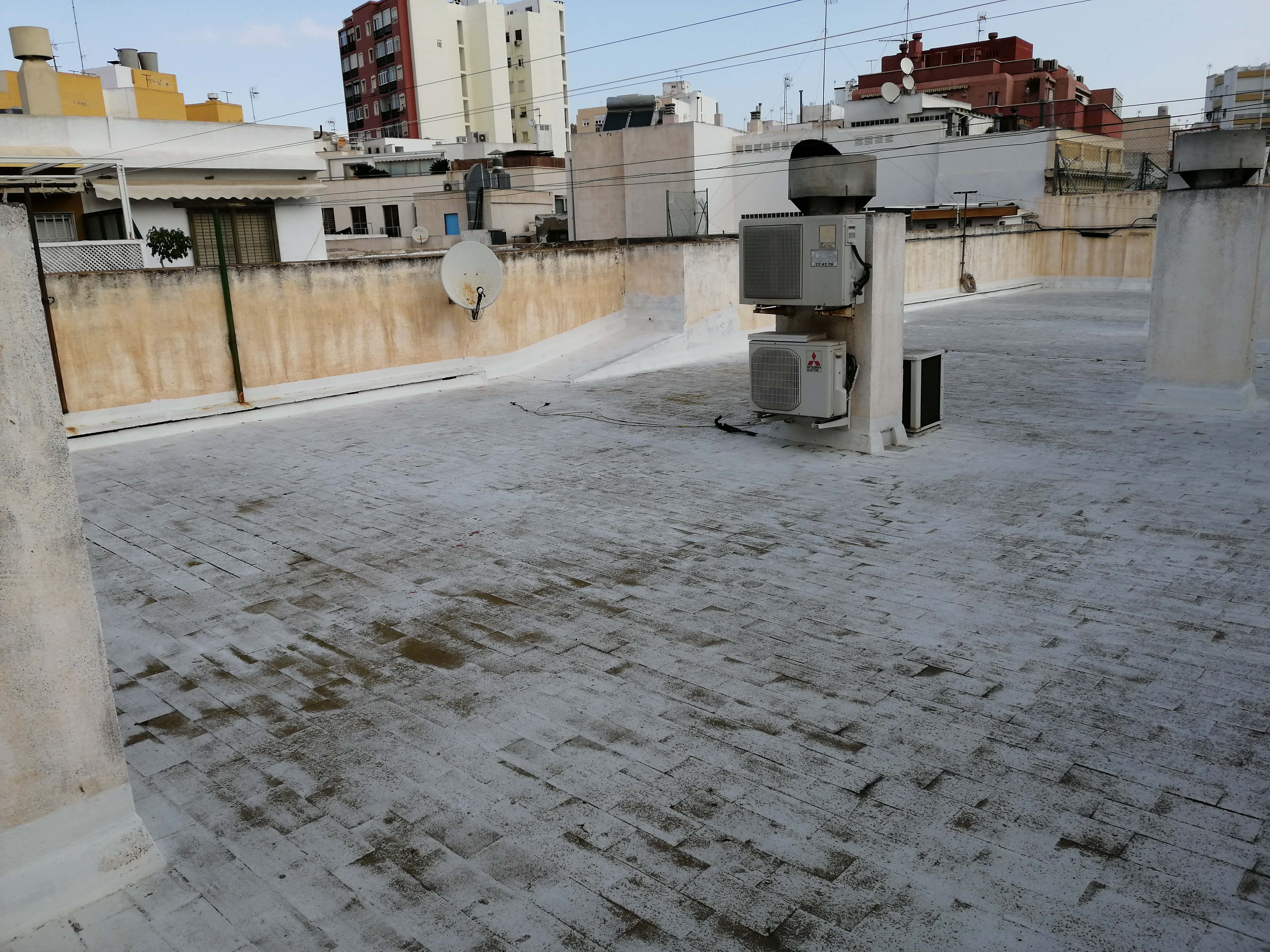 Aislamiento techo que da a azotea y fachada exterior Aislamiento techo que da a azotea y fachada exterior