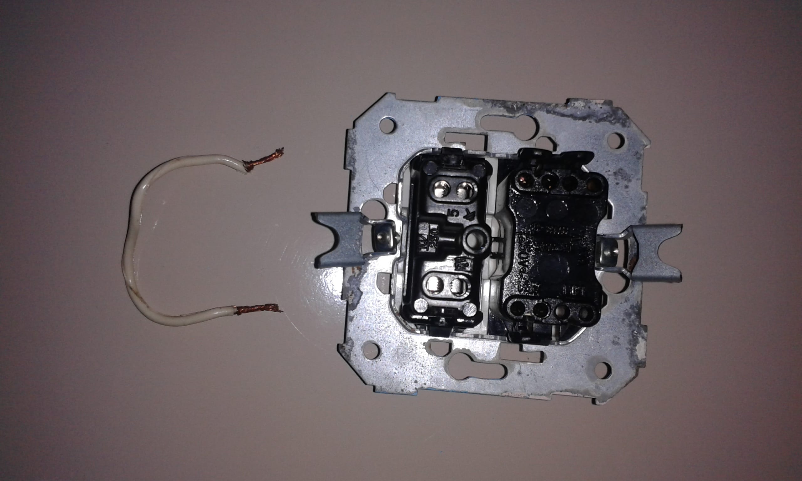 Como Sacar Enchufe De Un Interruptor