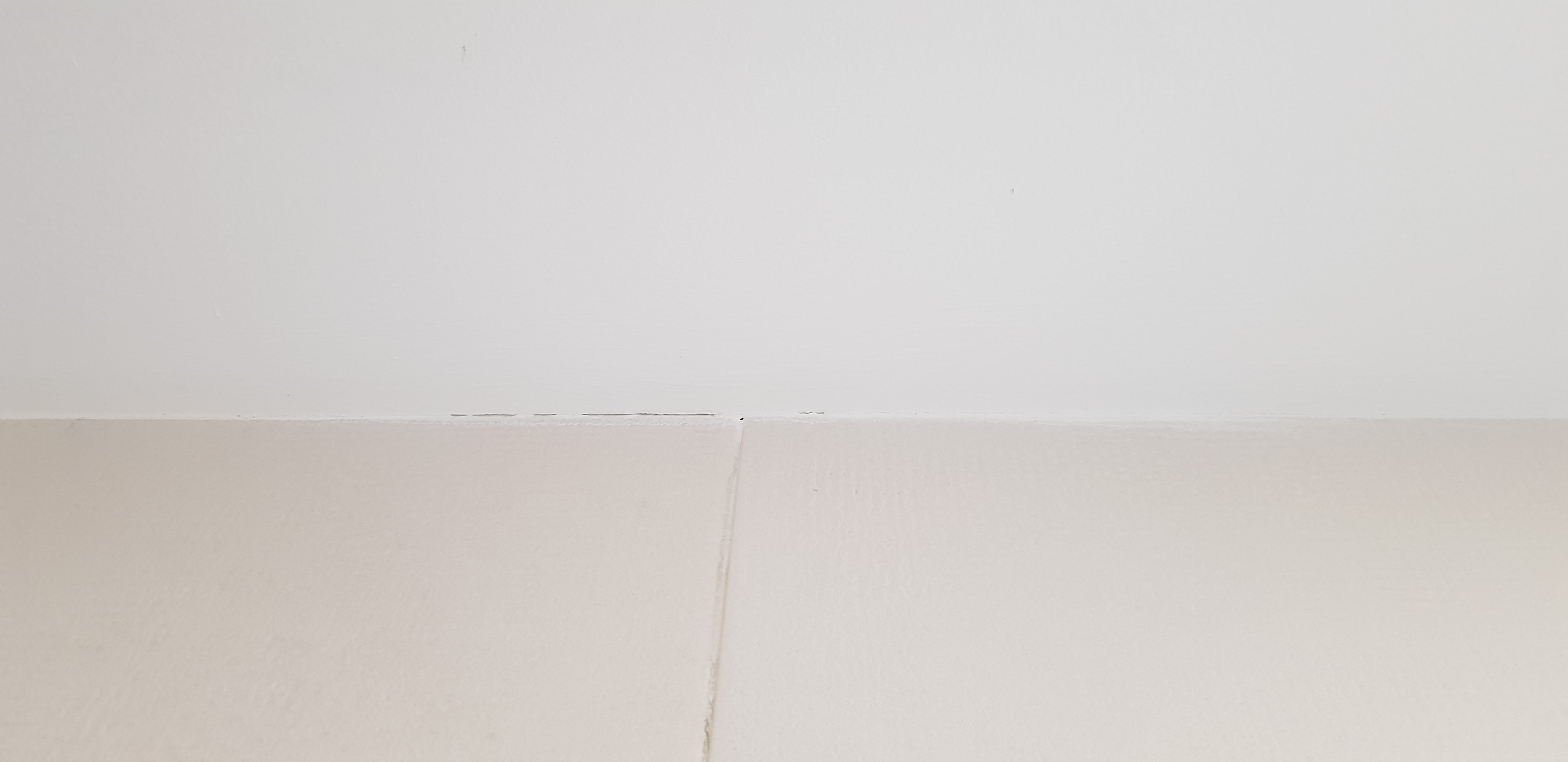 ¿Cómo disimular unión azulejo/techo de pladur? - Albañilería