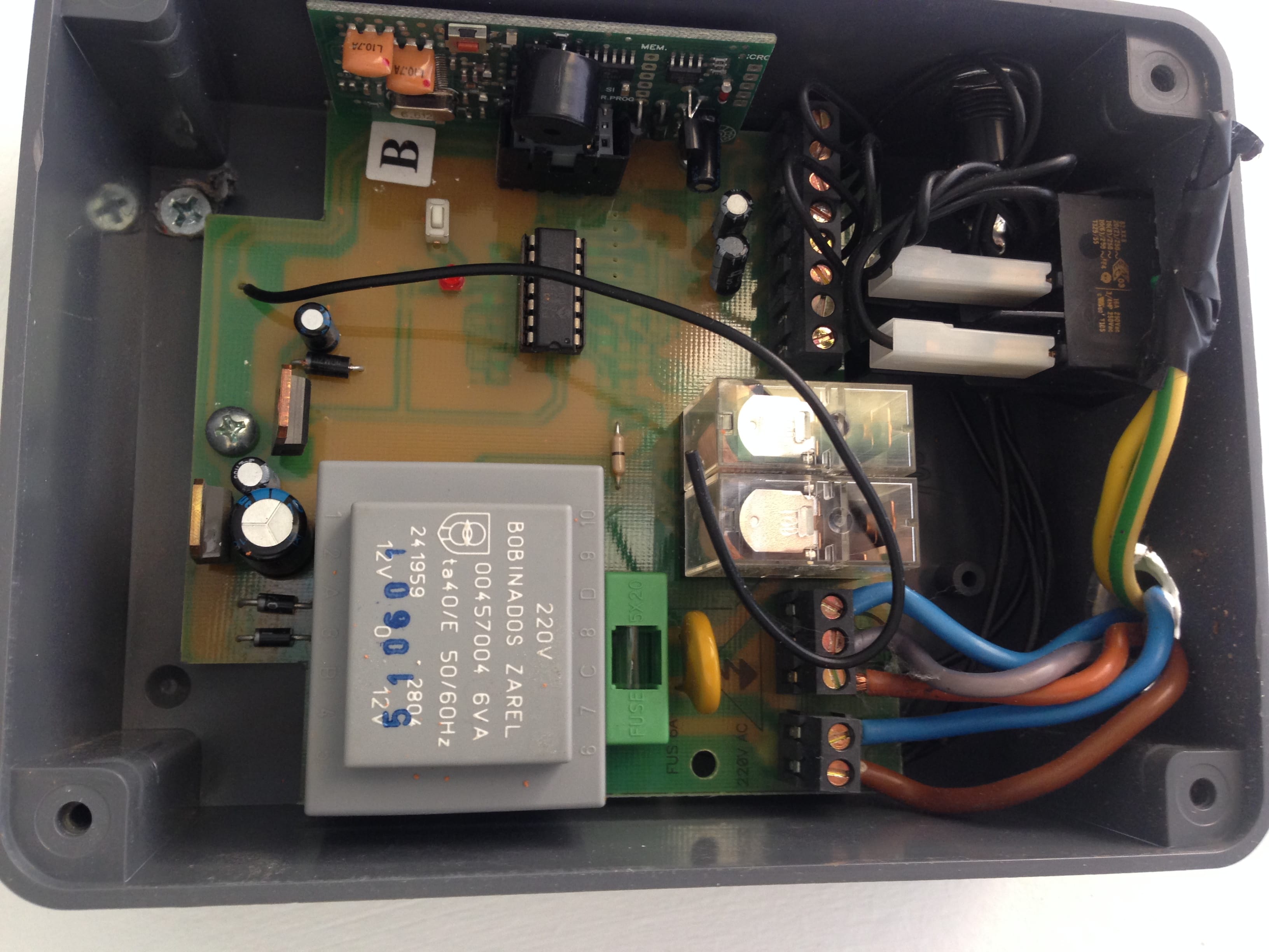 Programar apertura y cierre puerta abatible garaje - Tecnología e