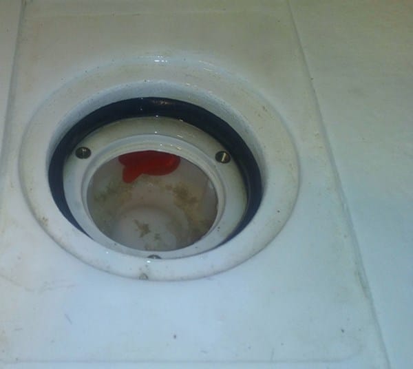 Tapón¿? Interior en válvula de ducha plana - Fontanería 